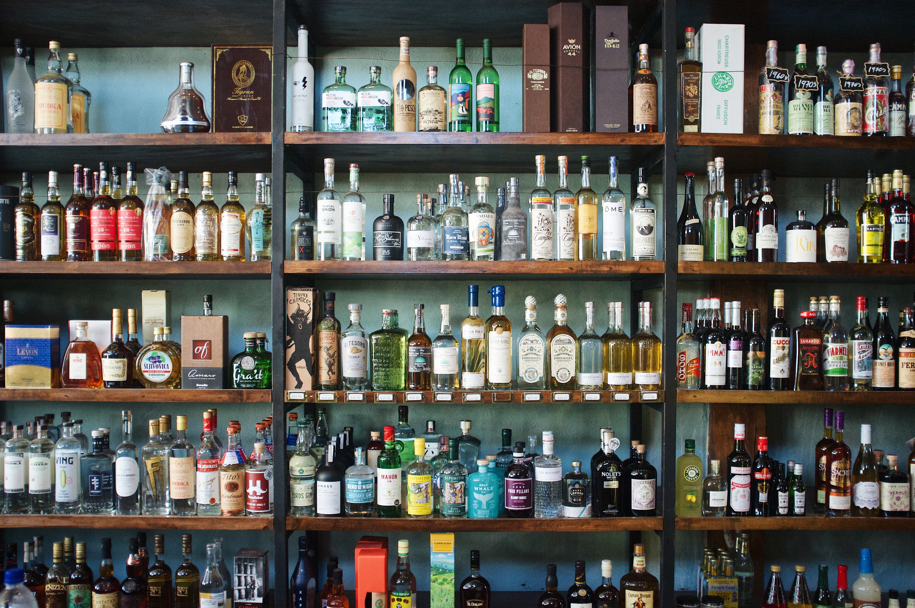 A new deli and liquor store take over one of Highland Park’s most