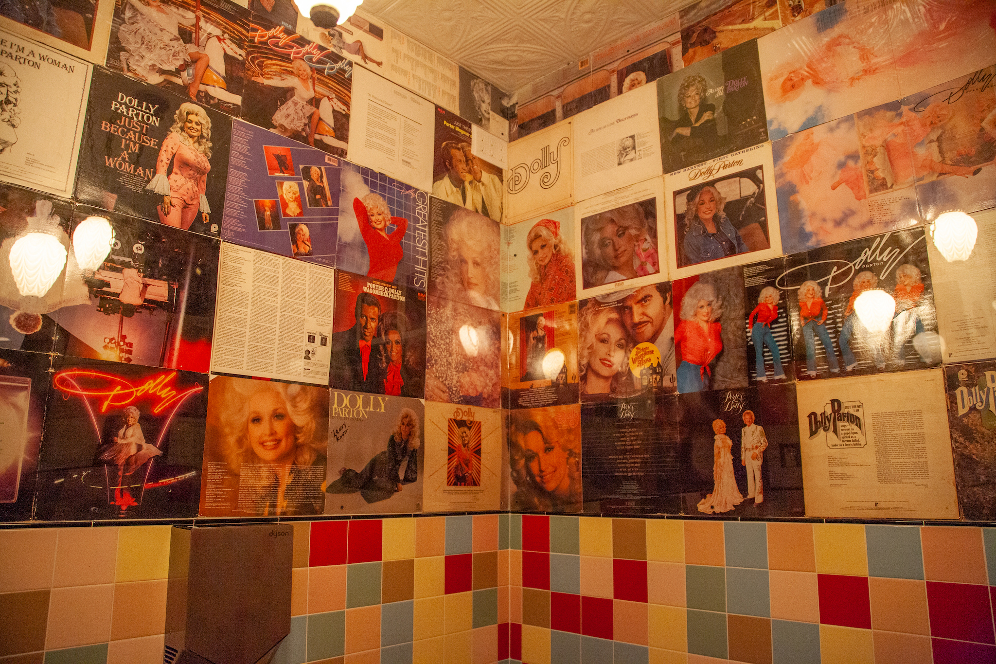 New Brooklyn dive bar Dolly's opens with a touch of Dolly Parton