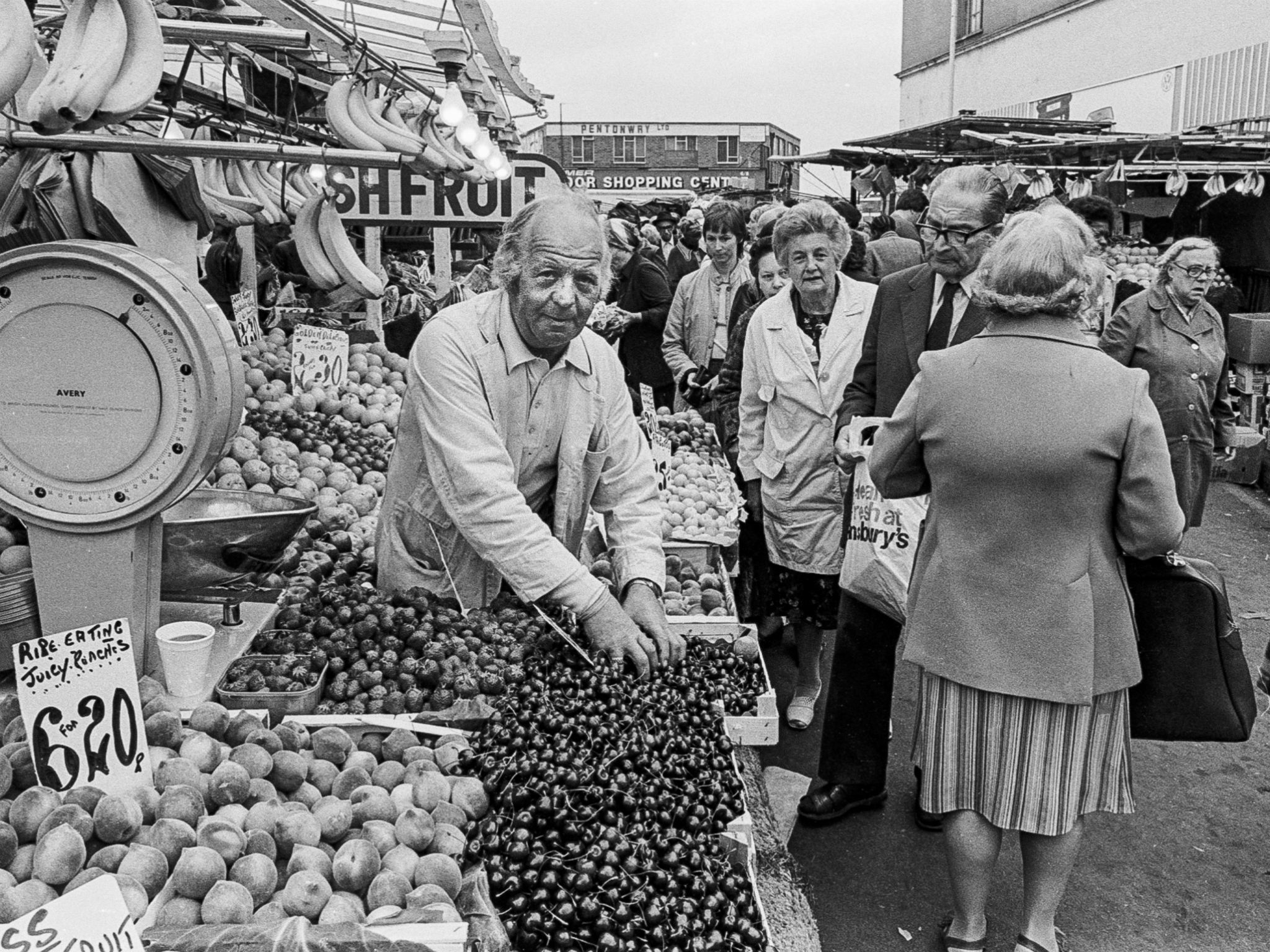 This archive photo shows that Ridley Road Market hasn’t changed much