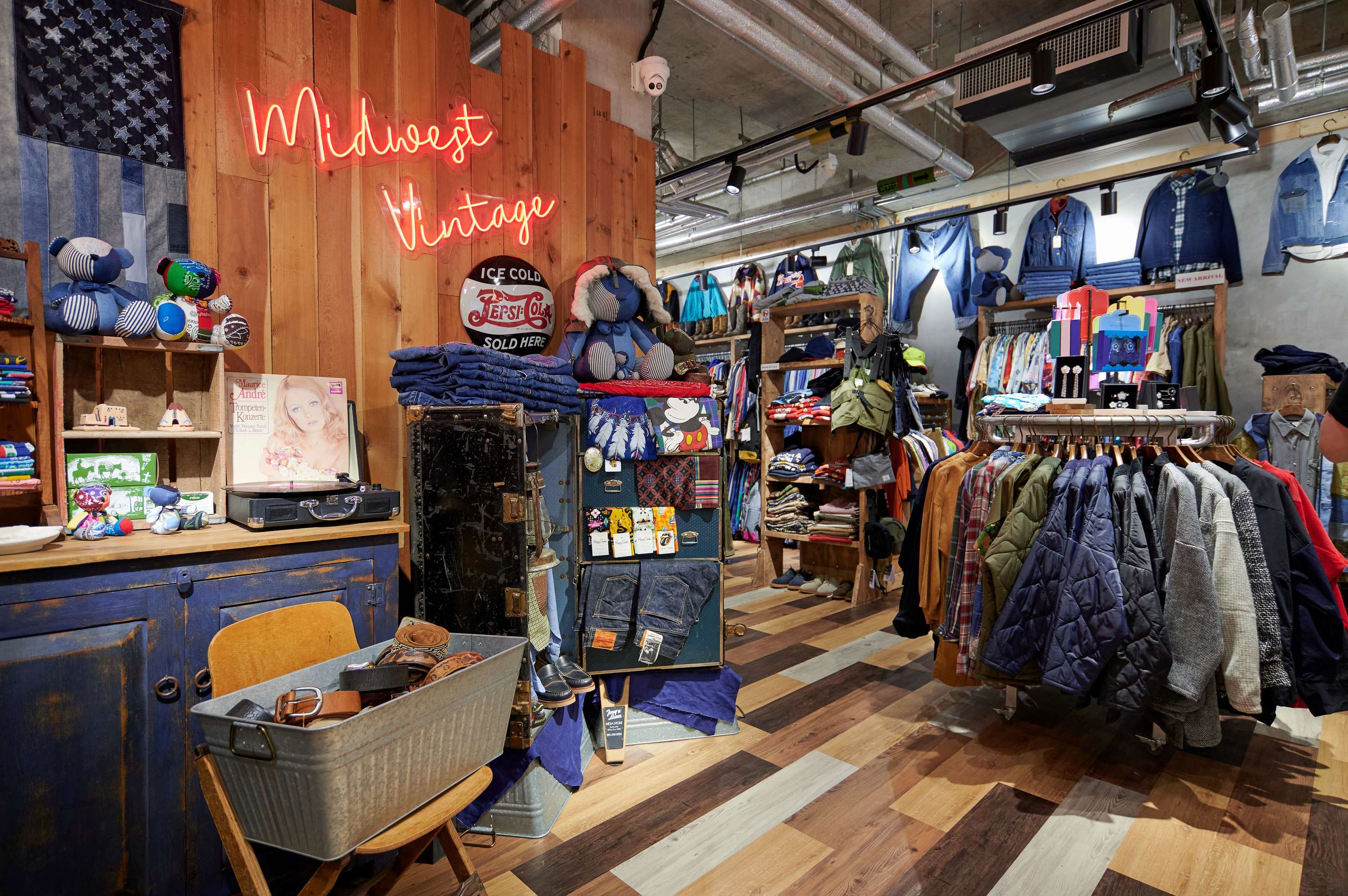Best vintage shops in Hong Kong that deliver to you