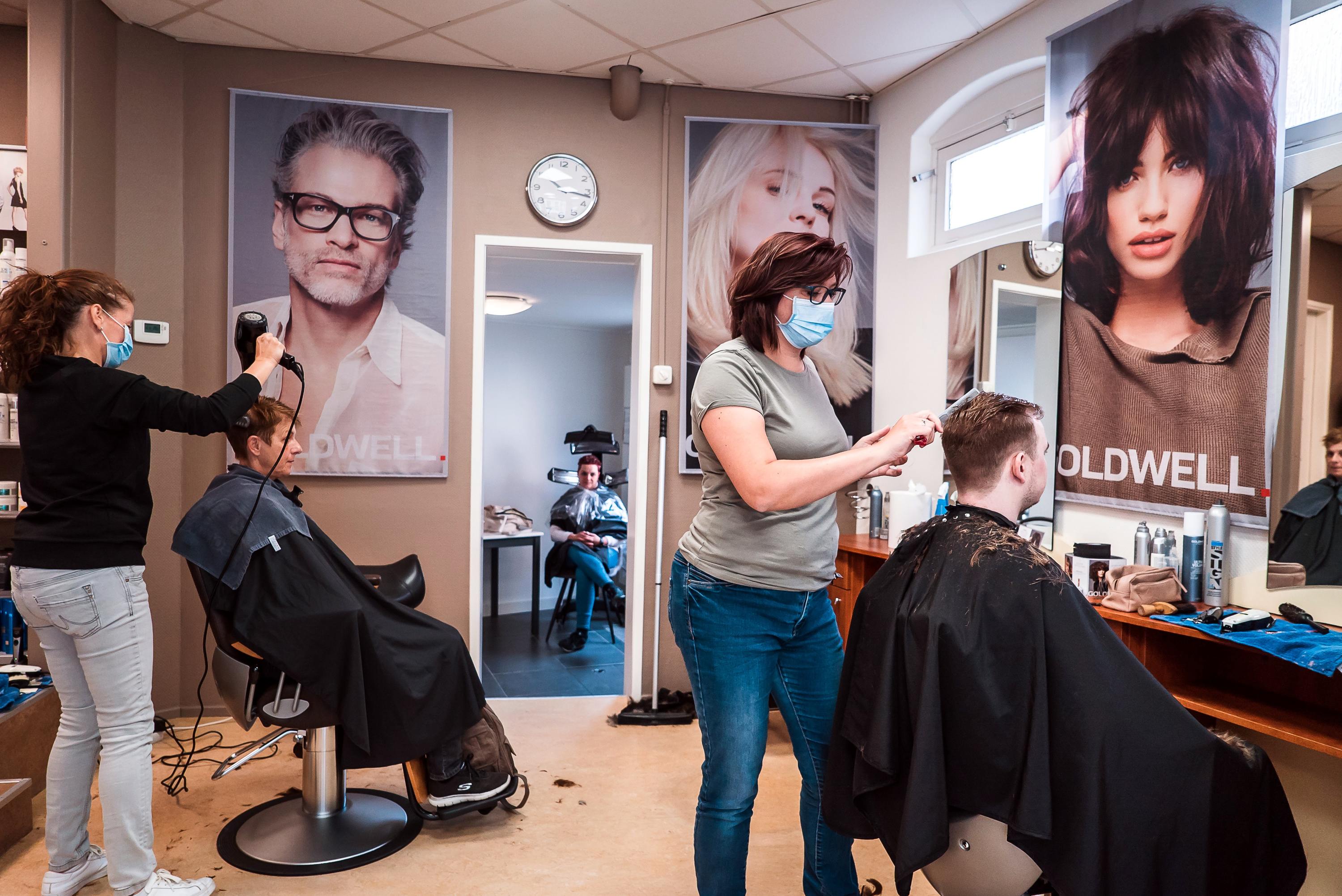 When Will Hair Salons and Barbers Reopen in Montreal? On June 15
