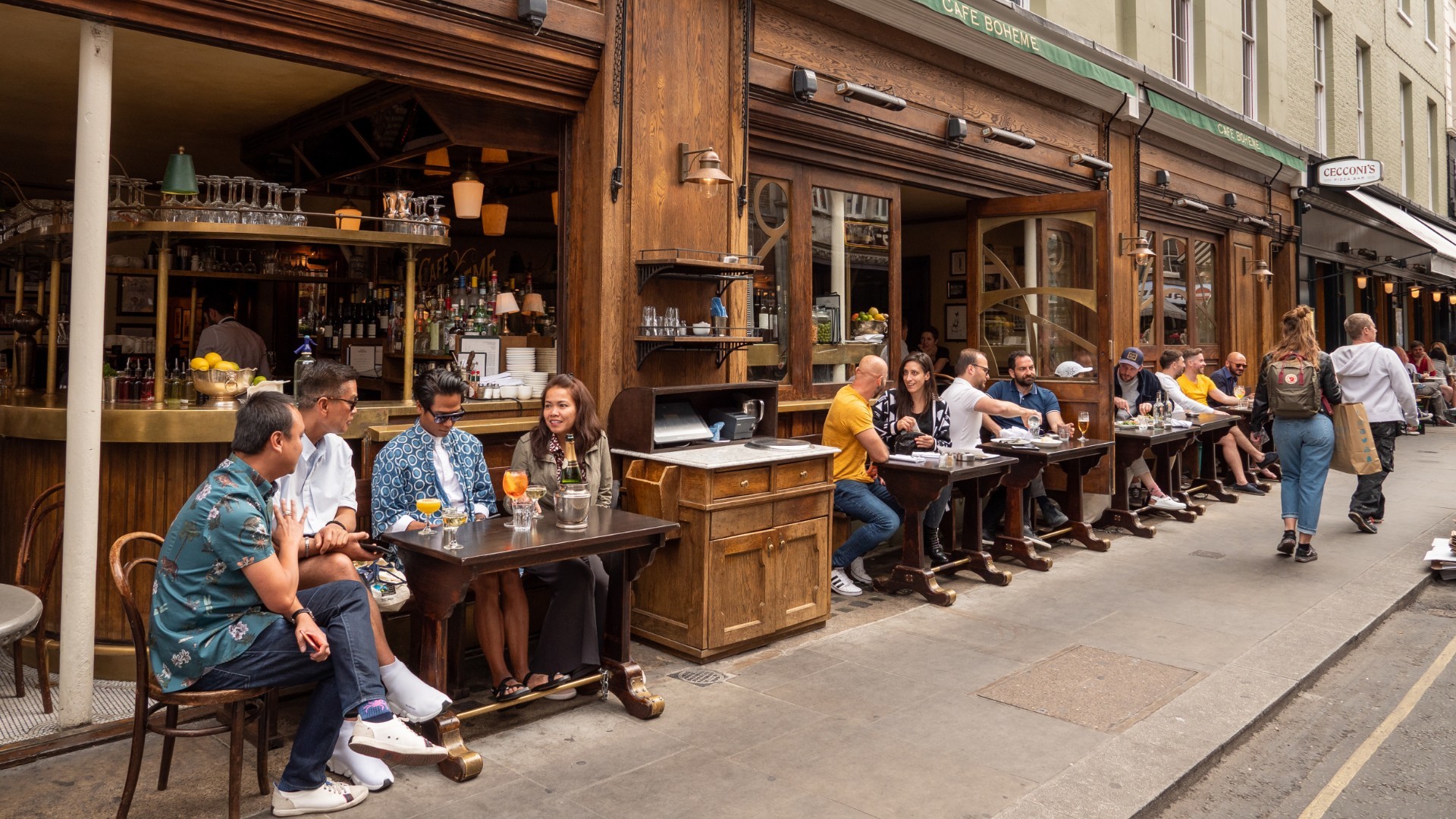 Soho to be pedestrianised for outdoor restaurants and bars this summer