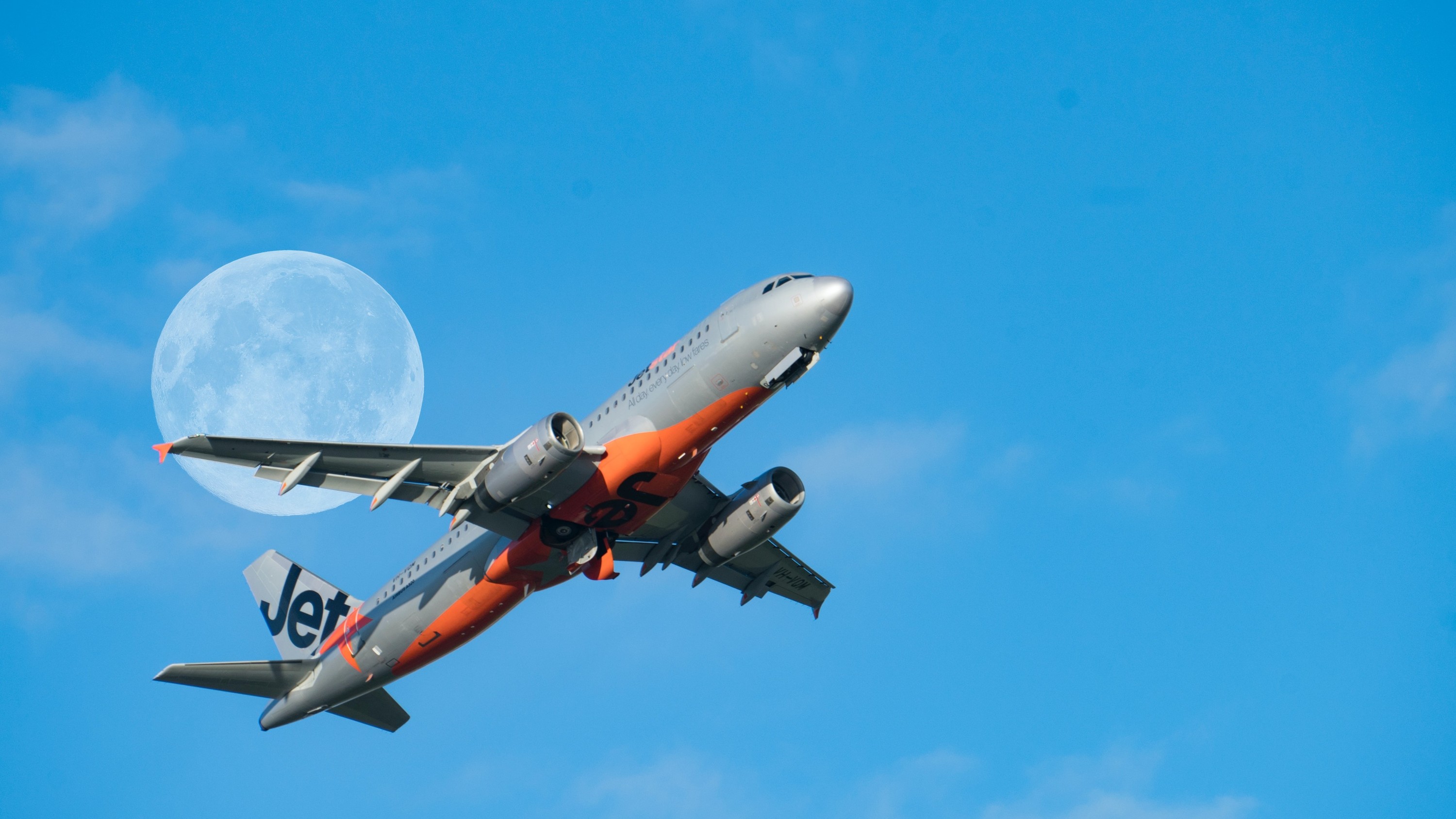 Cheap flight Jetstar sale on domestic and global flights from Melbourne