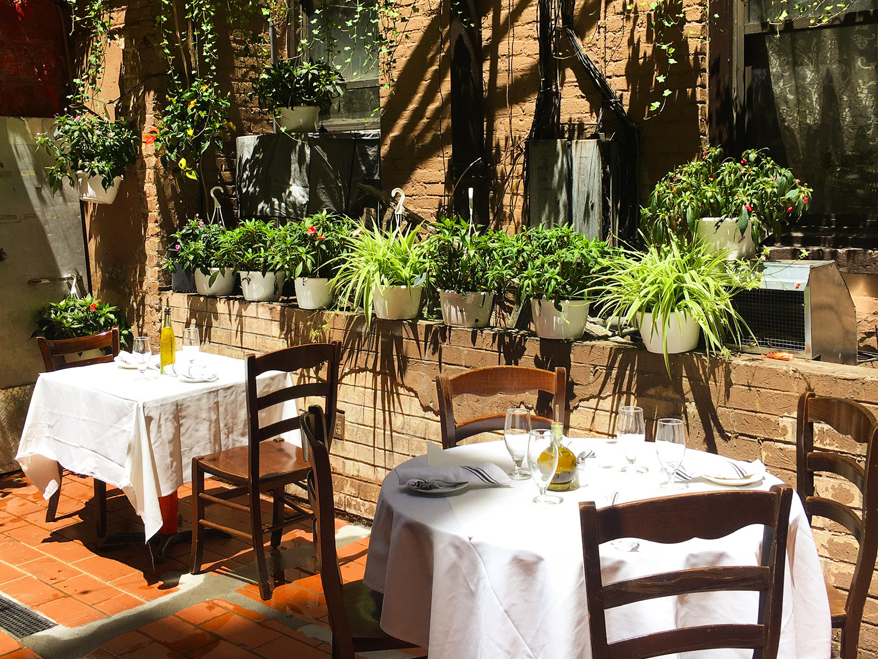 5 great outdoor dining spots in Little Italy