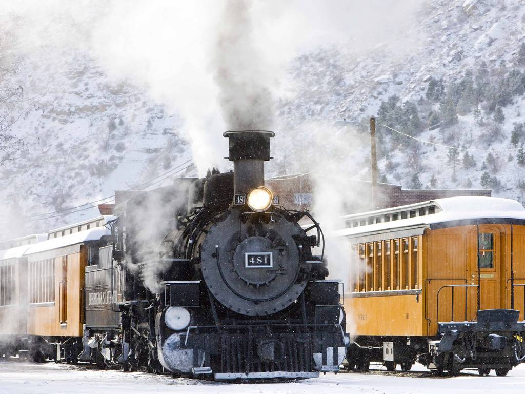 15 Best Christmas Cities in the USA to Visit for the Holidays