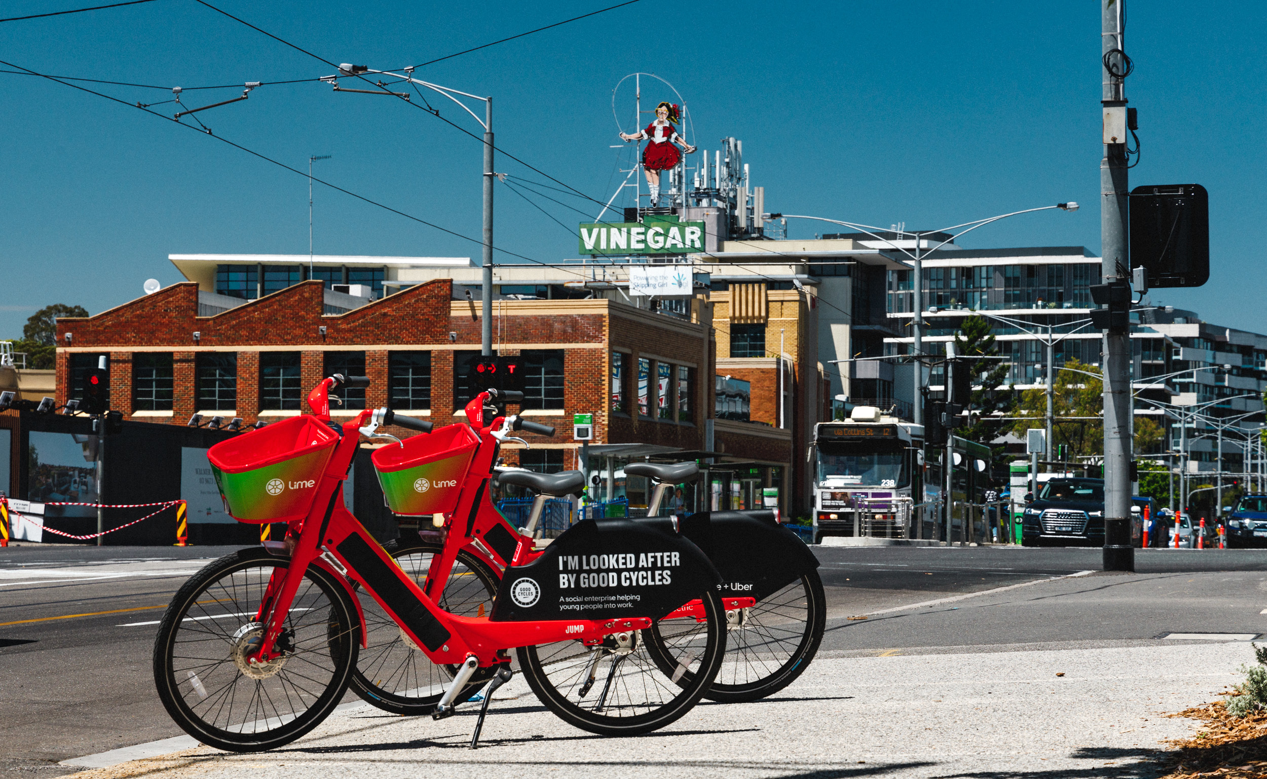 Melbourne is getting a new bikeshare system this time, they’re ebikes