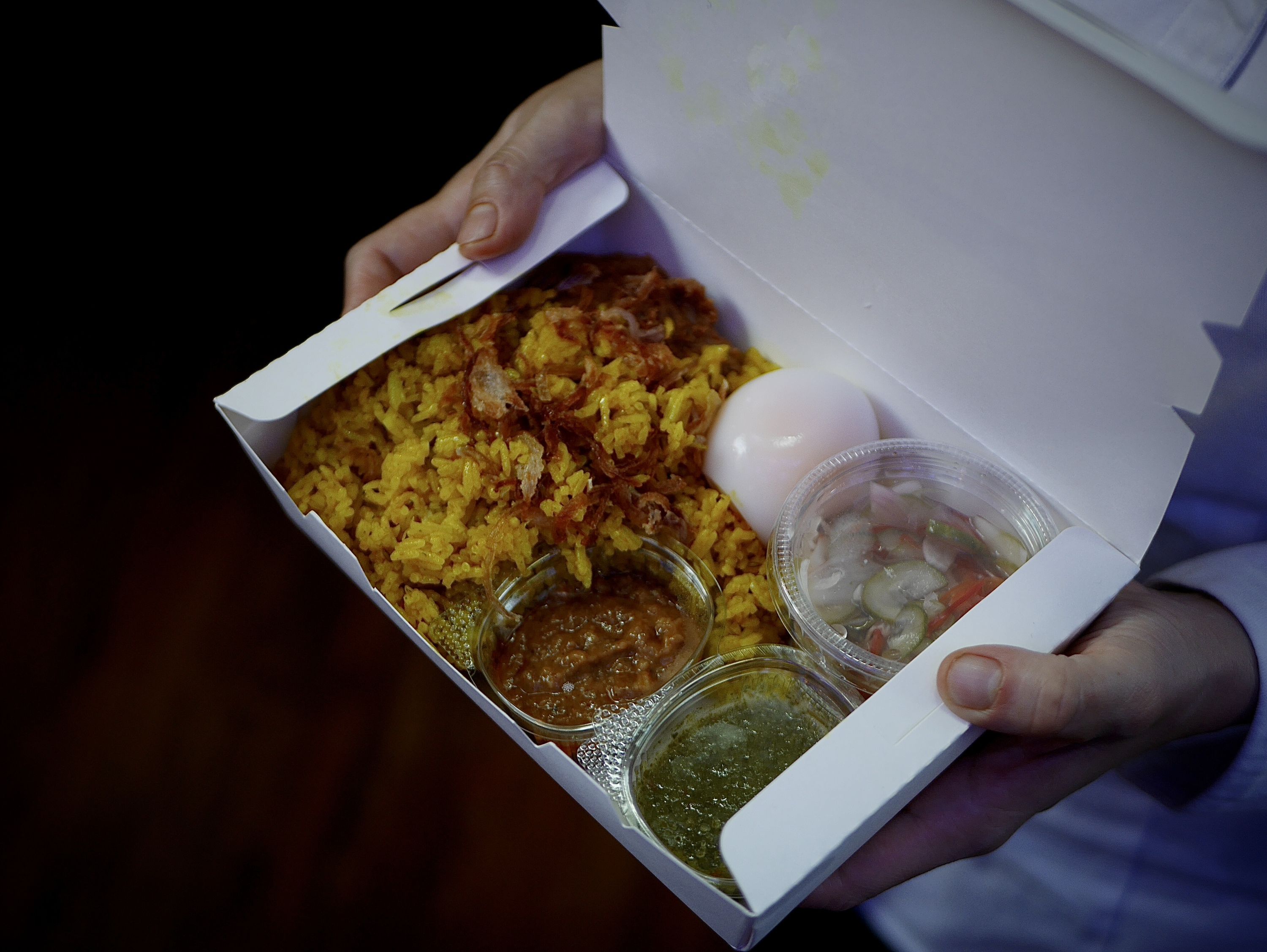 In pictures 7 top chefs of gourmet restaurants join force to cook for