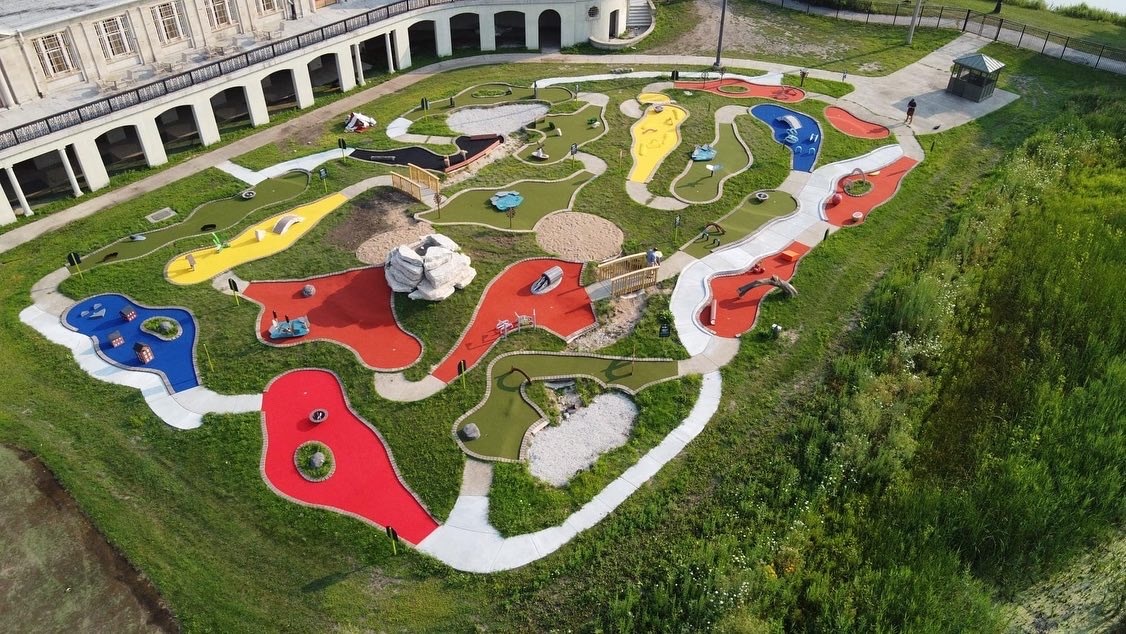 A new birdthemed mini golf course opens in Douglass Park