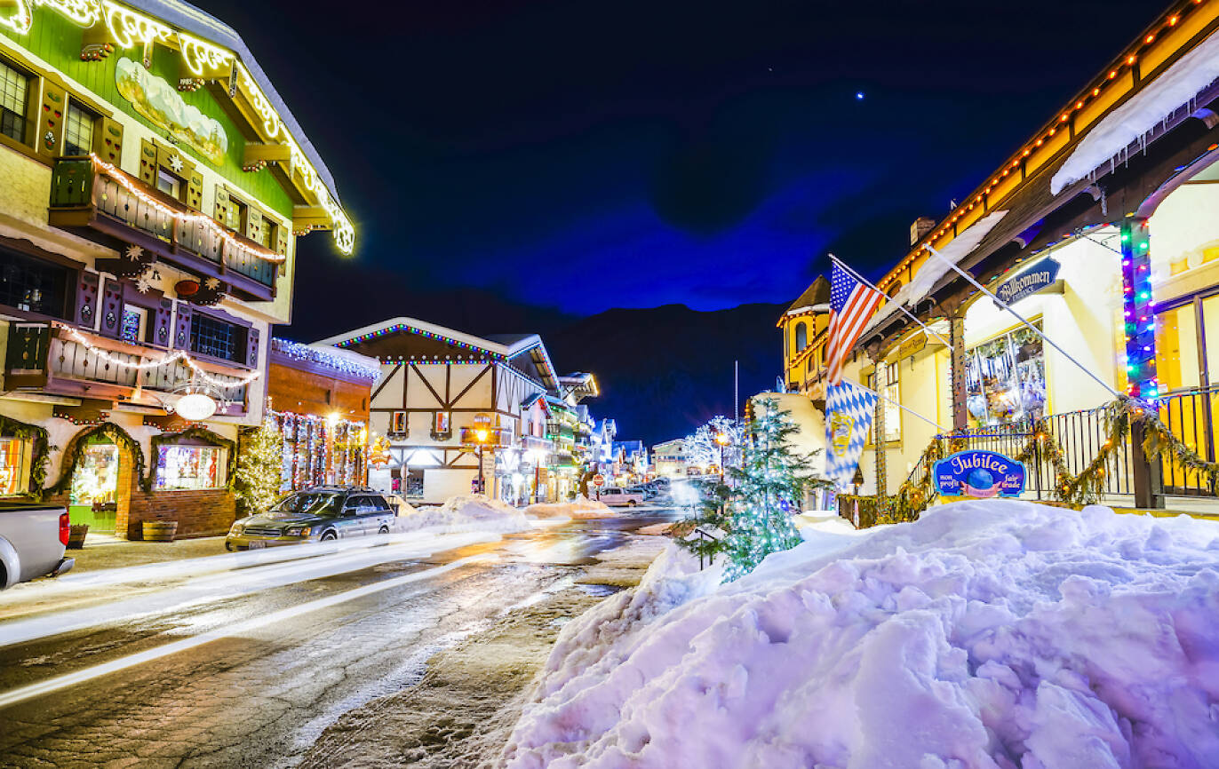 13 Best Christmas Towns in the U.S. to Bring You Holiday Cheer