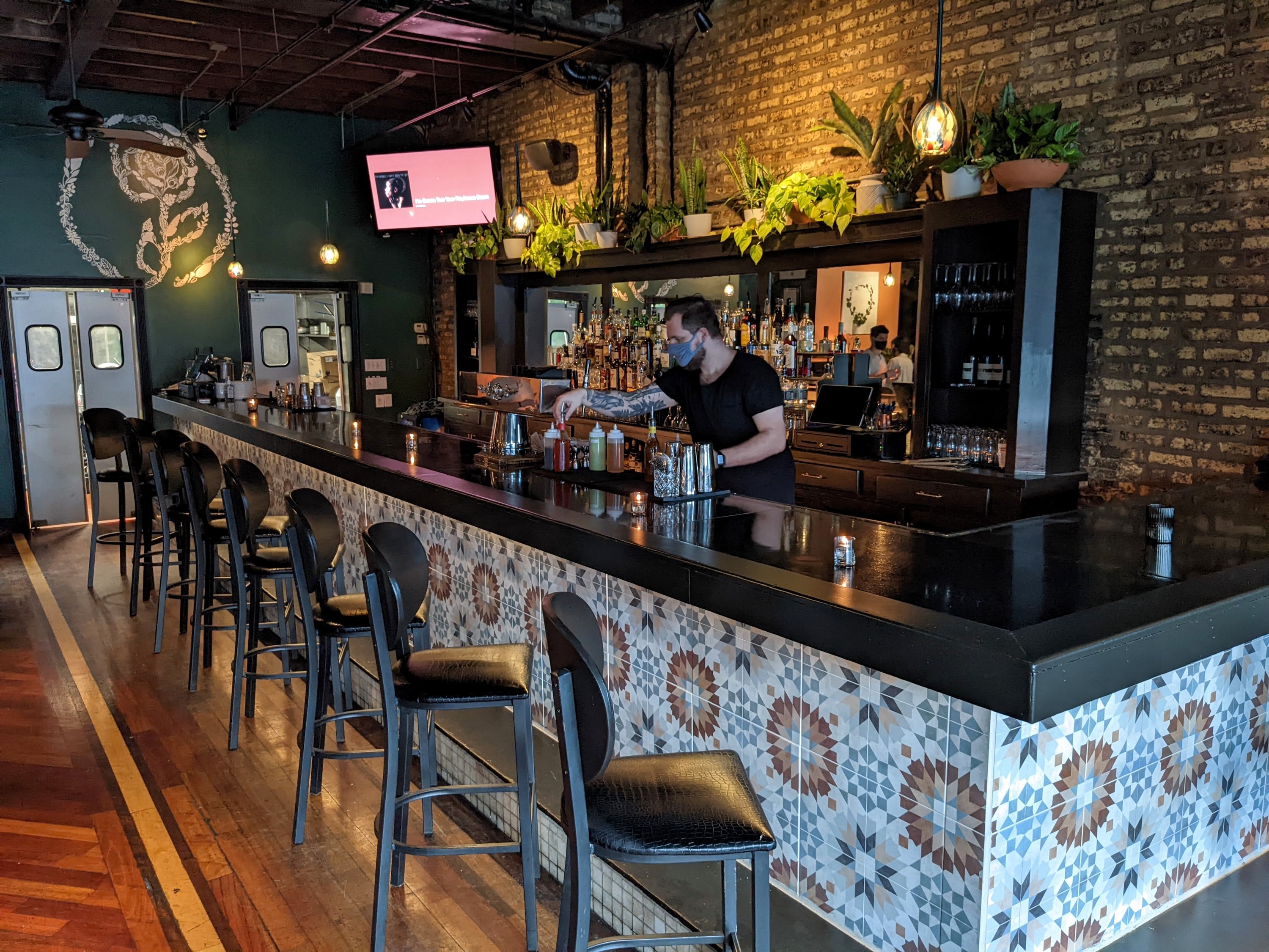 A new Portage Park bar serves cocktails amid beautiful houseplants
