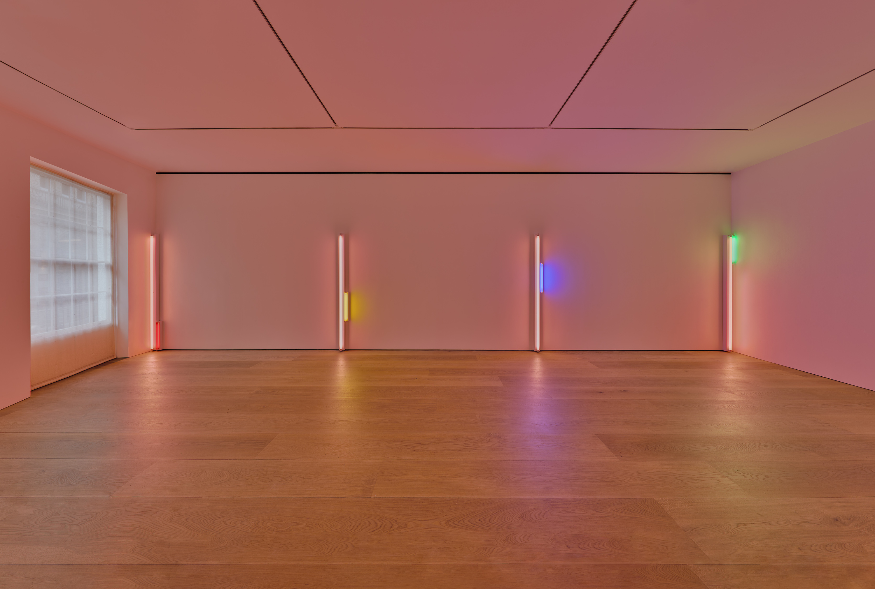 Dan Flavin ‘colored fluorescent light’ at David Zwirner review