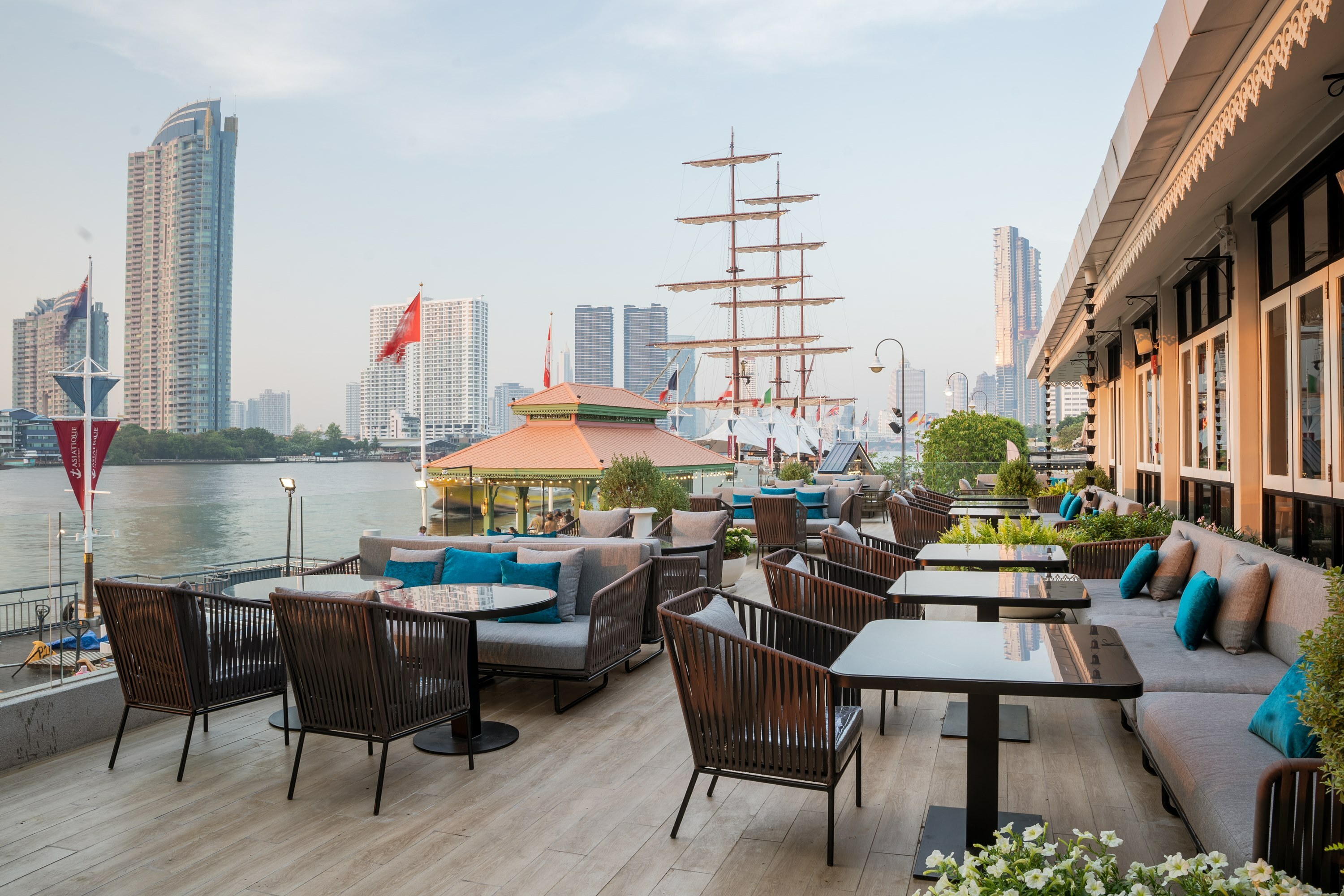 Check out this new riverside restaurant at Asiatique