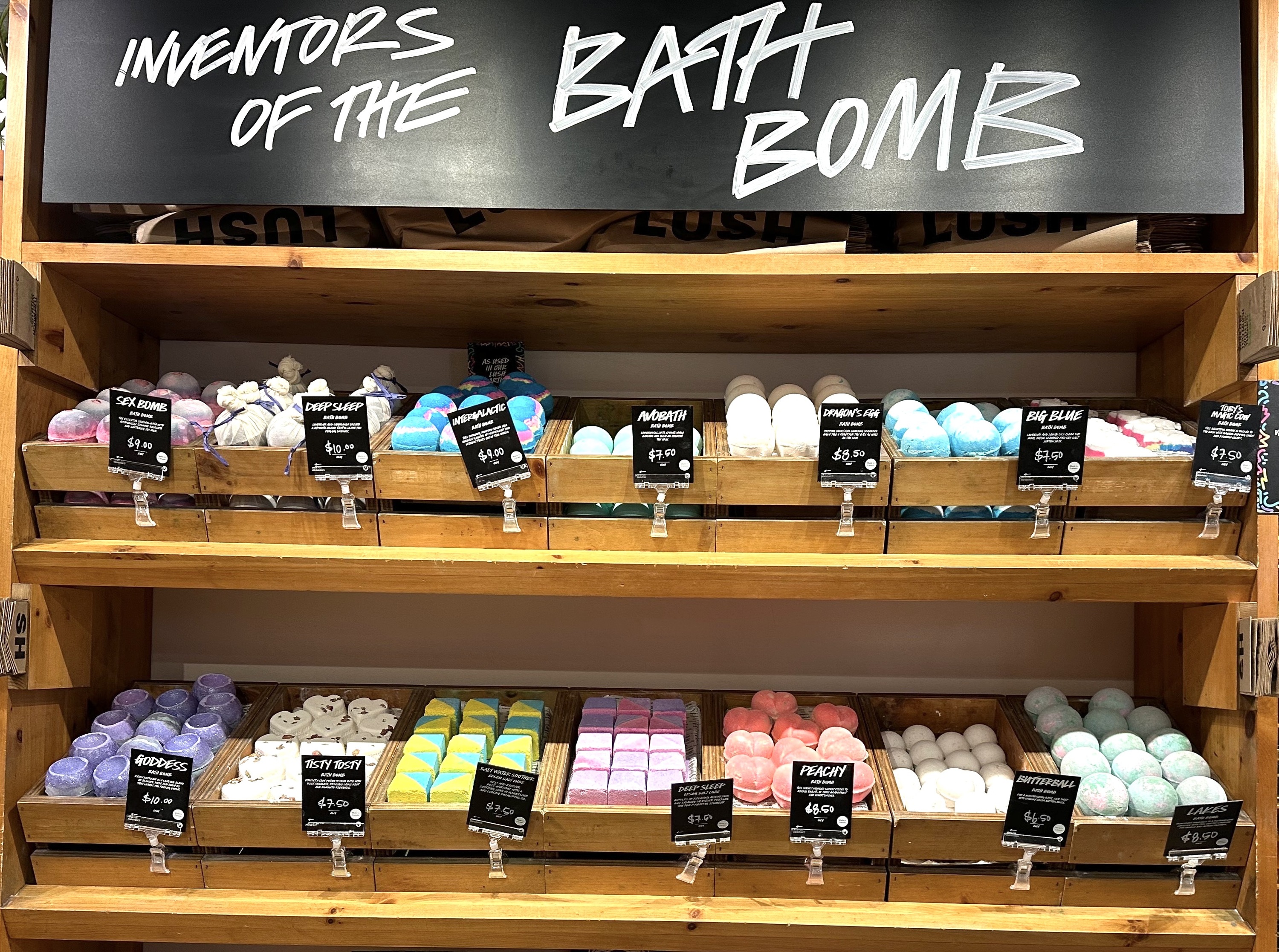 Lush in Columbus Circle is hosting DIY bath bomb