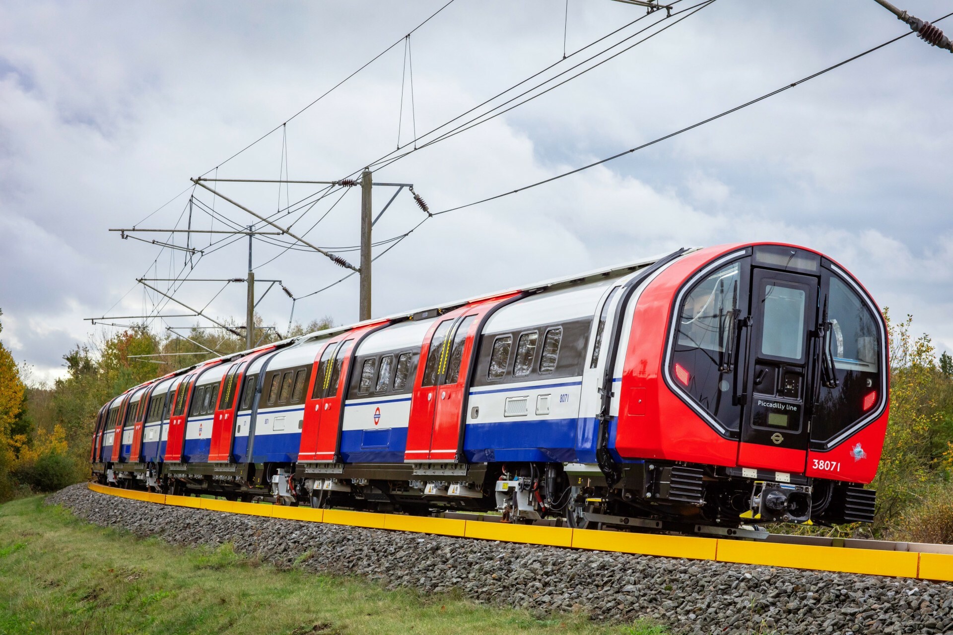 Piccadilly Line Interior of BrandNew Trains Has Been Revealed by TfL