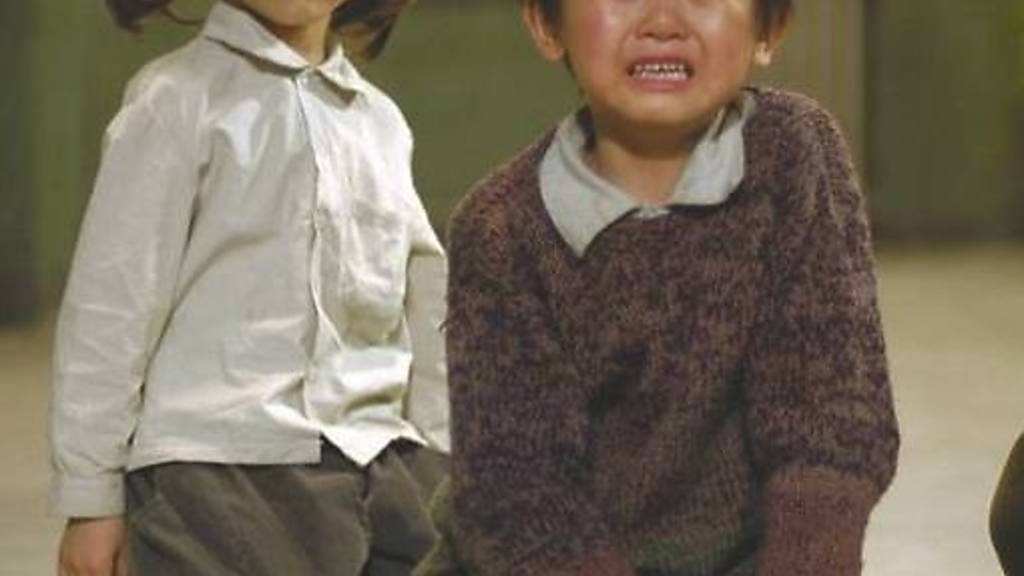 Little Red Flowers 2007, directed by Zhang Yuan Film review