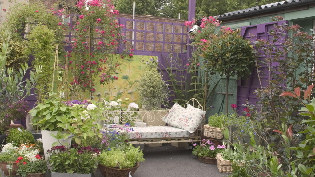 Alleyn Park Garden Centre Shopping in Dulwich, London