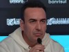 Diogo Rossi señala Paulo Pelaipe y Rui Costa a la vista de Grêmio