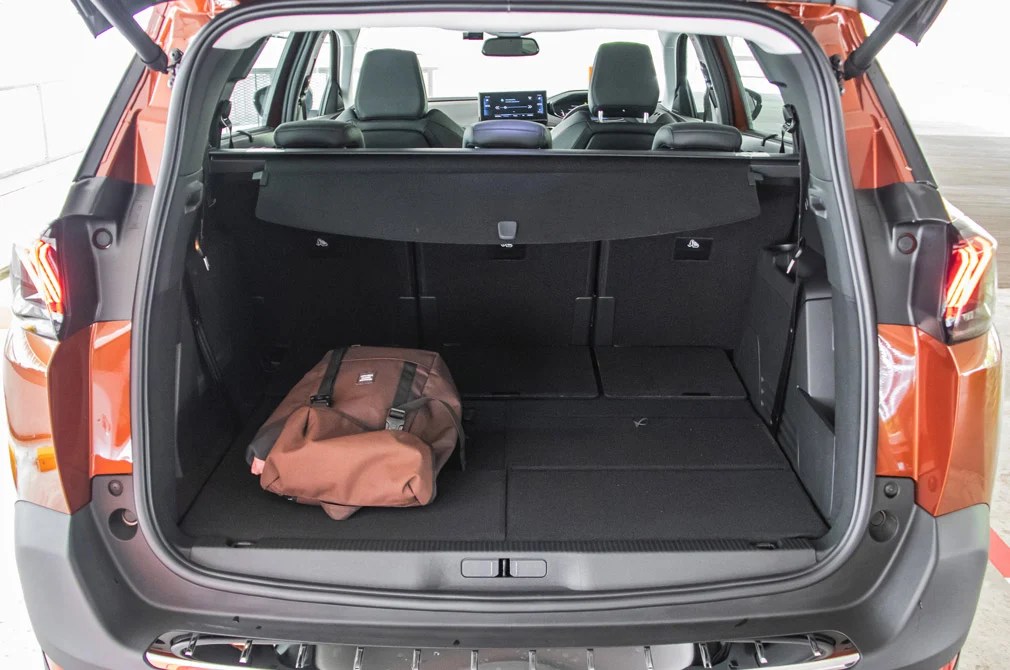 Peugeot 5008 takes on the Renault Grand Scenic Torque