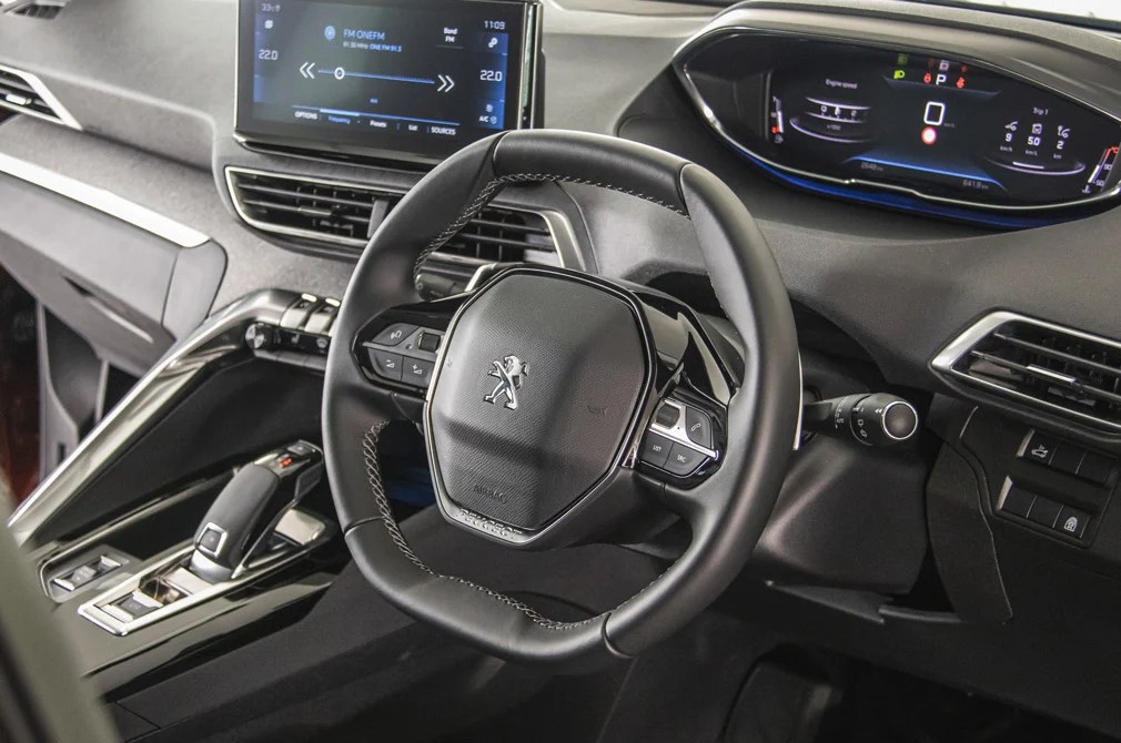 Peugeot 5008 takes on the Renault Grand Scenic Torque