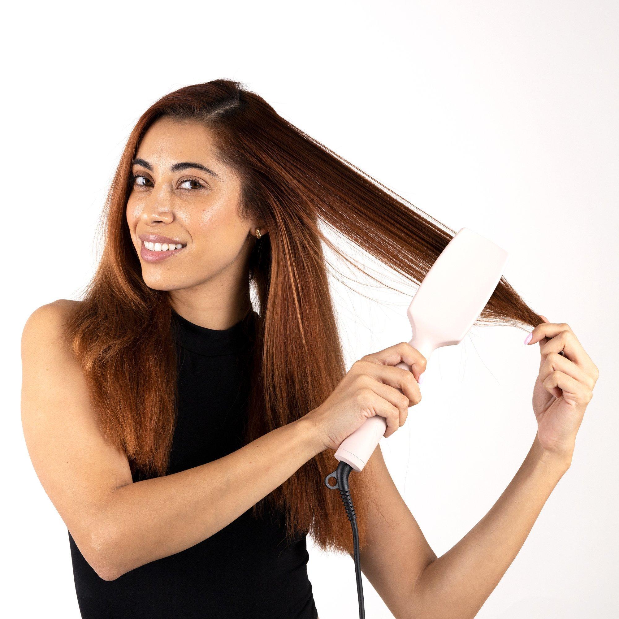 L'Ange Le Vite Curve Ceramic Straightening Brush Blush Big Apple Buddy