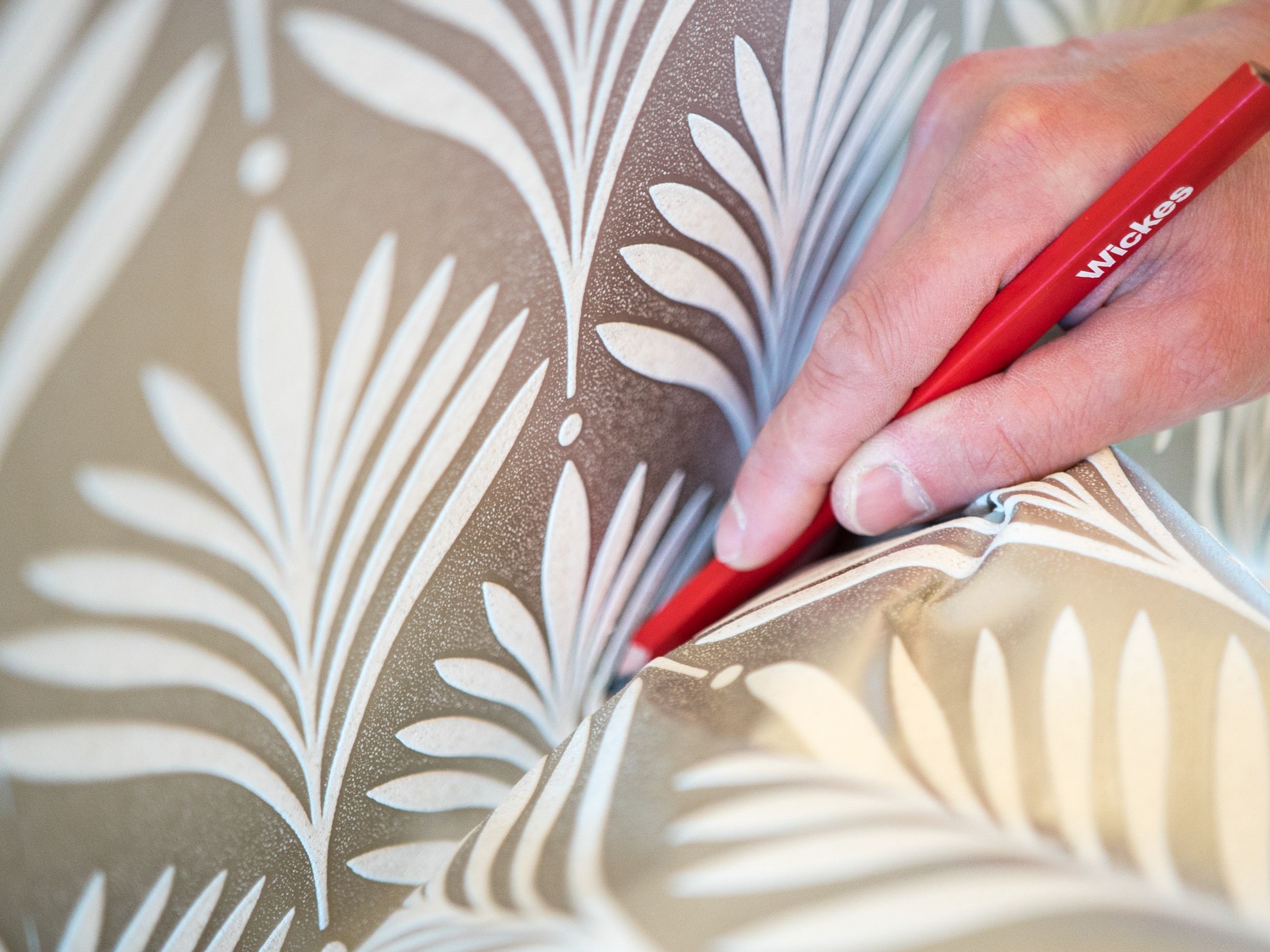 How to Wallpaper a Room Hanging Wallpaper Wickes