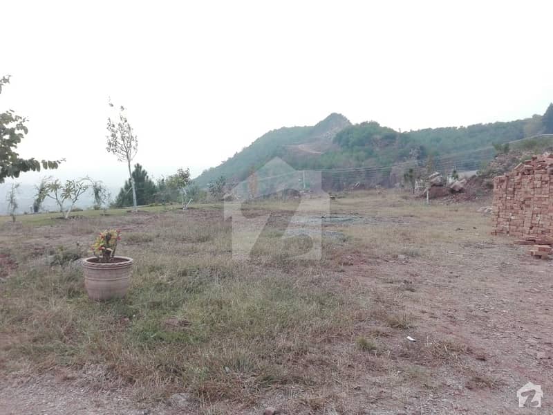 In Royal Avenue Commercial Plot For Sale Sized 10 Marla Royal Avenue, Islamabad ID26245265