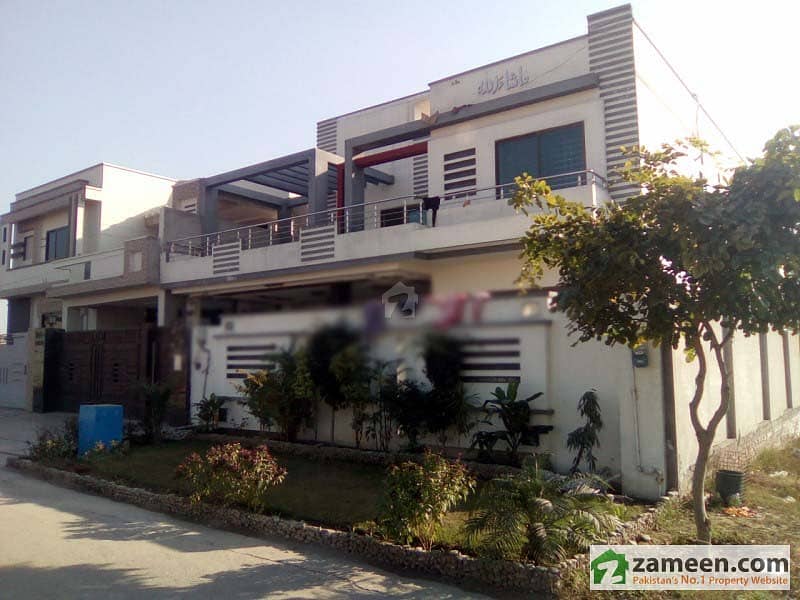 House Is Available For Sale DC Colony Neelam Block, DC Colony
