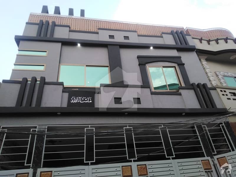 University Town House Sized 5.5 Marla For Sale University Town