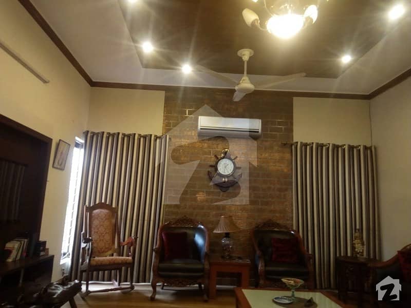 1 Kanal Single Storey House For Sale In Uet Society Near To Wapda Town