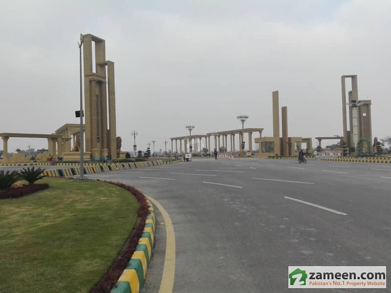 Plot For Sale At Line No 1 Off Commercial Center Royal Orchard Multan