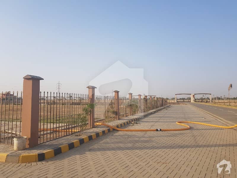 120 Square Yards Park Facing Residential Plot Is Available For Sale In