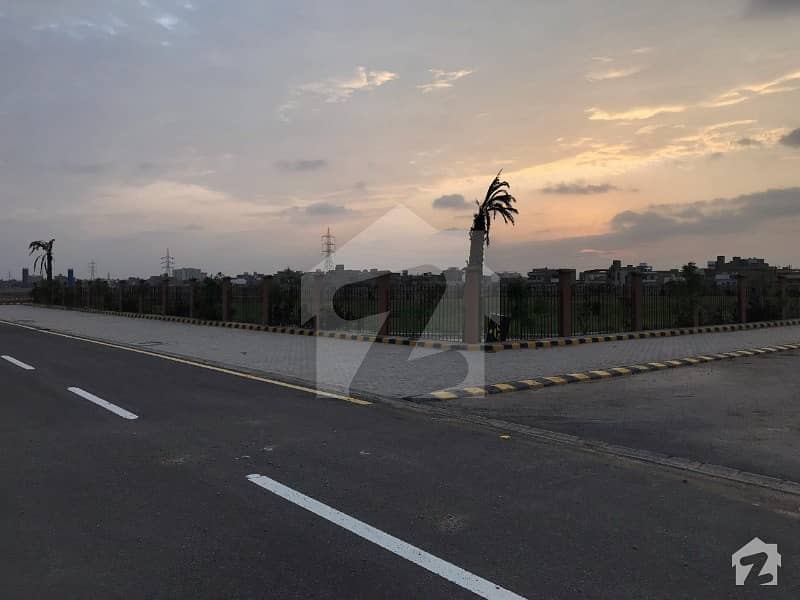 120 Square Yards Park Facing Residential Plot Is Available For Sale In