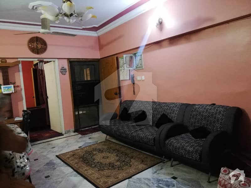 GulshanEIqbal Block 13D/2 Prime Location 1300 Sq Feet Flat West Open
