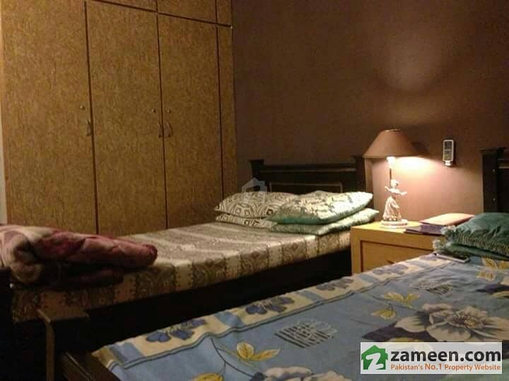The United Hostel Individual Executive Class Room For Rent University