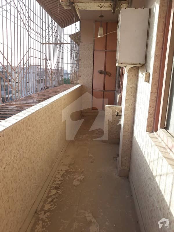 Gulshan 13d 1 Main Road Facing House Ground Plus 2 With Roof 120 Sqyd