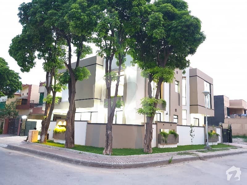 14 Marla Smart House For Sale Boulevard And Corner Front Mini Golf Club