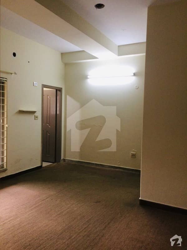 Ideal Flat For Rent In Johar Town Johar Town, Lahore ID31430597