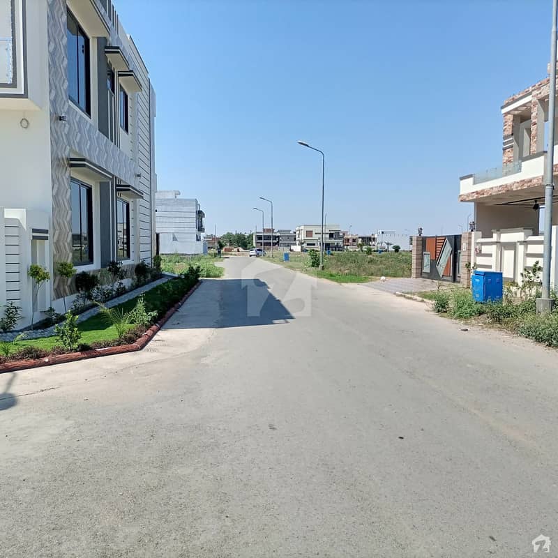 10 Marla House Available For Sale In DC Colony DC Colony, Gujranwala