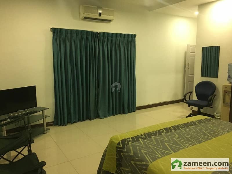 G6 Fully Furnished 1 Bedroom Available For Rent Only For Females G6