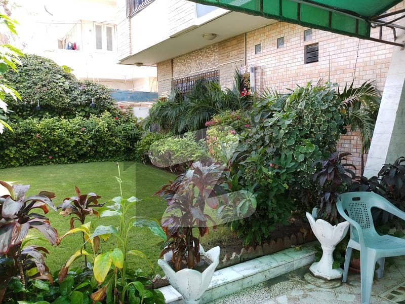 One Unit Well Maintain Luxury House For Sale 460 Sq Yd Gulshan e Iqbal