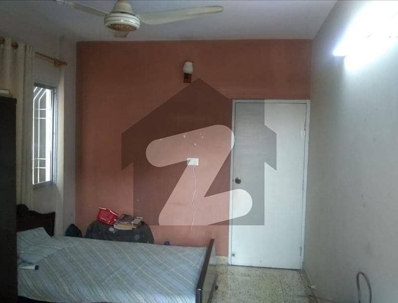 3 bed dd flat in Farhan Paradise, GulistaneJohar, Block 19 Gulistane