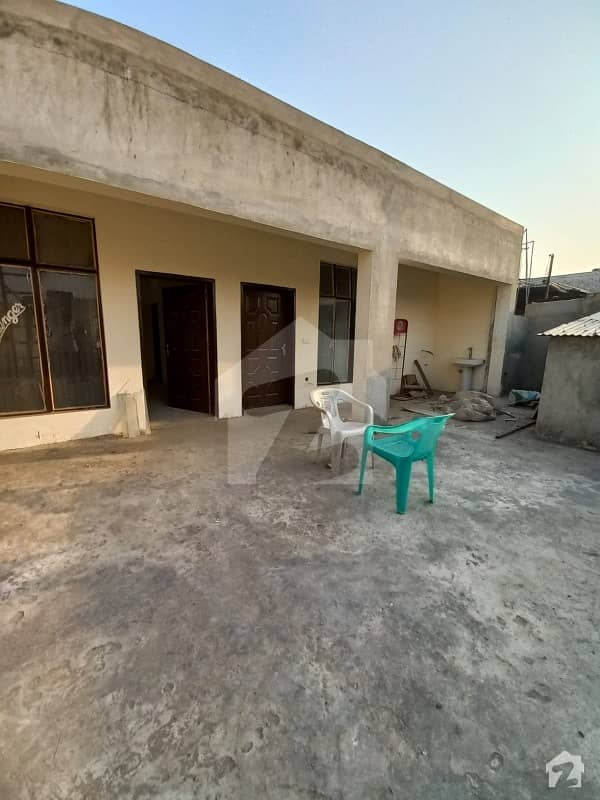 Triple Storey House Top Floor For Rent Near Wahdat Road & Moon Market