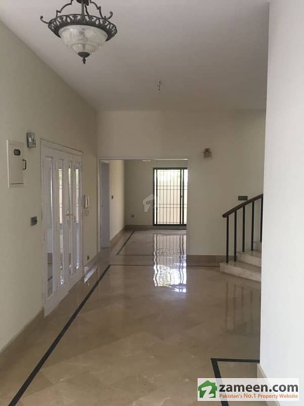 Hottest Deal 4 Bedrooms Bungalow Town House For Sale Only 8 Crore In