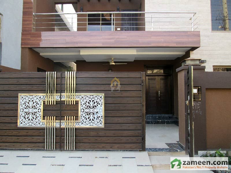 Facing Park Luxury Double Storey Unit Brand New Designer House For Sale