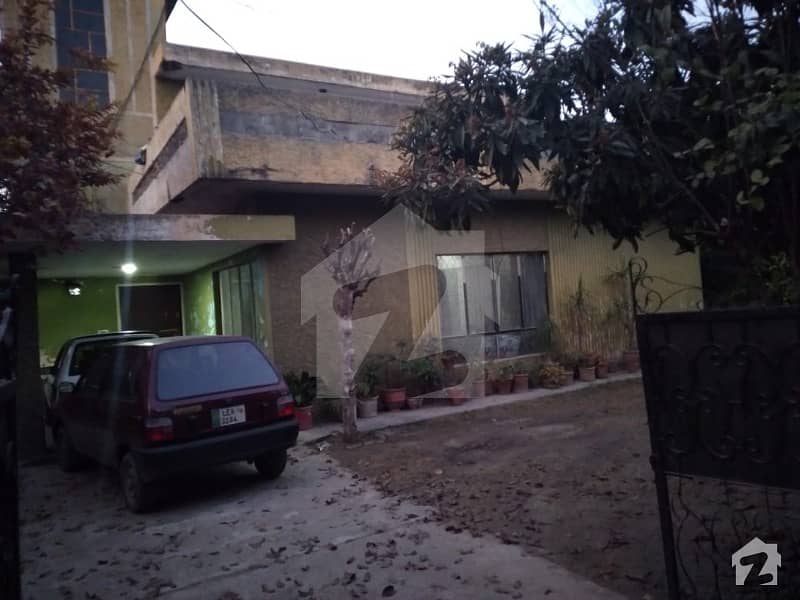30 Marla House On Main Road Of New Lalazar, Raheamn Road New Lalazar