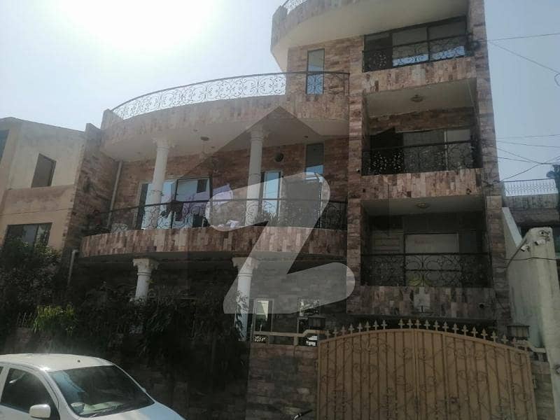 12 Marla Triple Storey 6 Bed House For Sale In Model Town Model Town