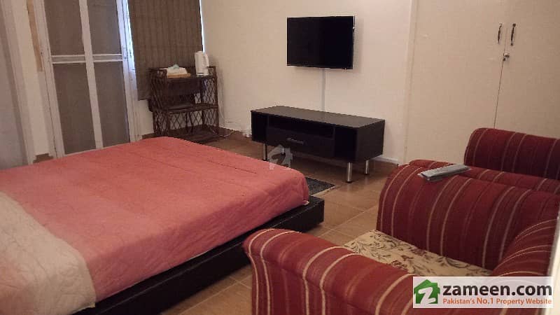 Fully Furnished Executive Room Available For Rent Only For Working