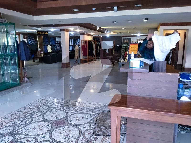 Shop 4500 Sq Ft Covered Area Main Mm Alam Road MM Alam Road, Gulberg