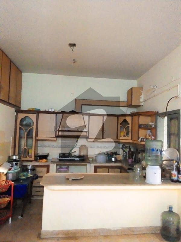 120 gaz house first floor for rent with roof in MODEL COLONY NEAR model bazaar very good