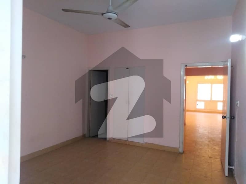 In Nishat Commercial Area Flat Sized 950 Square Feet For Sale Nishat